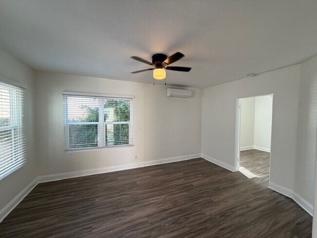 Building Photo - La Mesa Multi