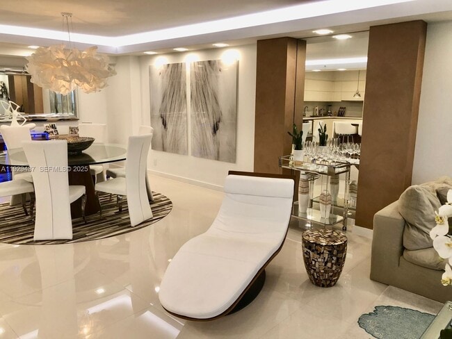 Building Photo - 8877 Collins Ave