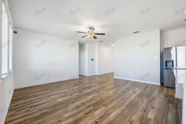 Building Photo - 2528 Starwater Dr