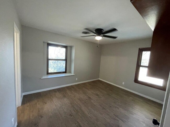 Building Photo - 605 Kentshire Cir