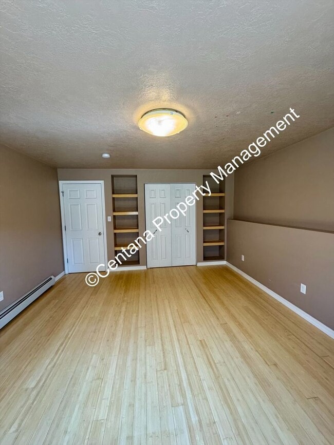 Building Photo - Beautiful home on the outskirts of town!