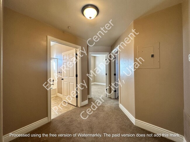 Building Photo - 576 W 1045 N