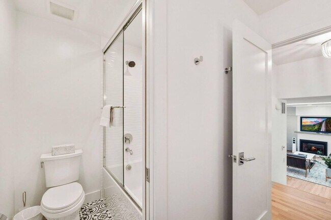 Building Photo - 1500 W Mulberry St