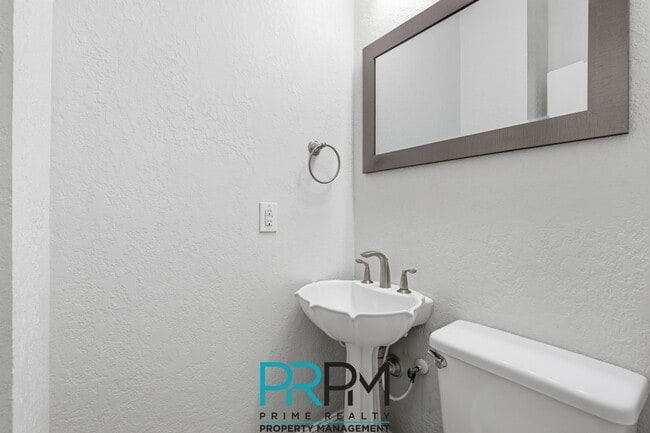 Building Photo - 180 Connecticut Ave