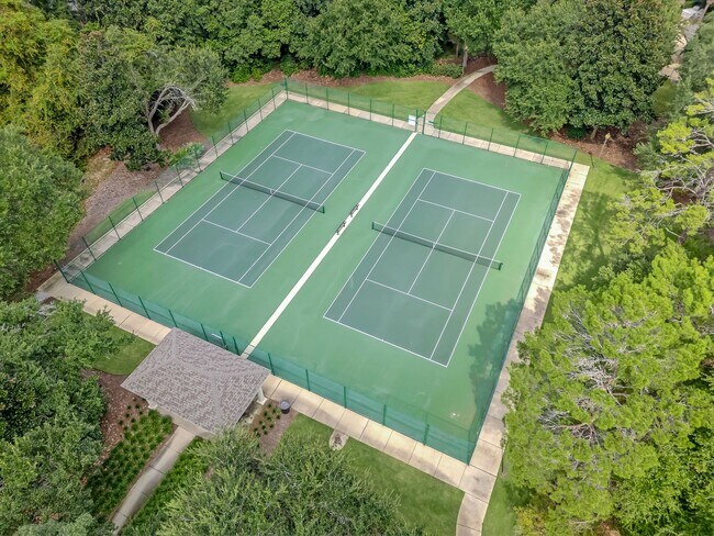 Building Photo - Gorgeous Southern Living Home in Coveted S...