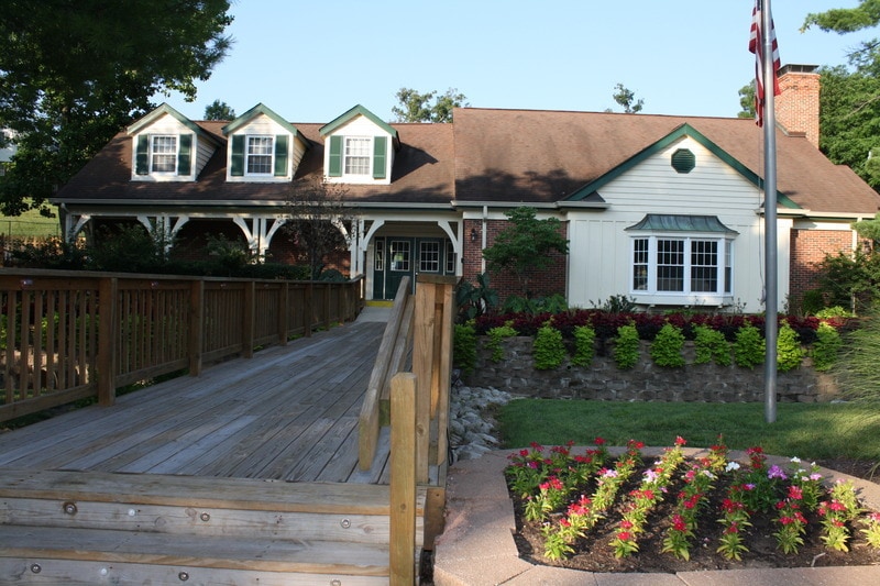 Building Photo - 1606 E Swan Cir