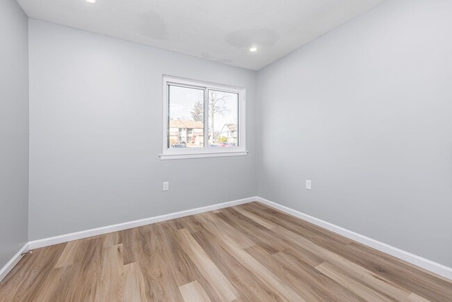 Building Photo - Newly Renovated 3-Bedroom Condo in Lindenwold