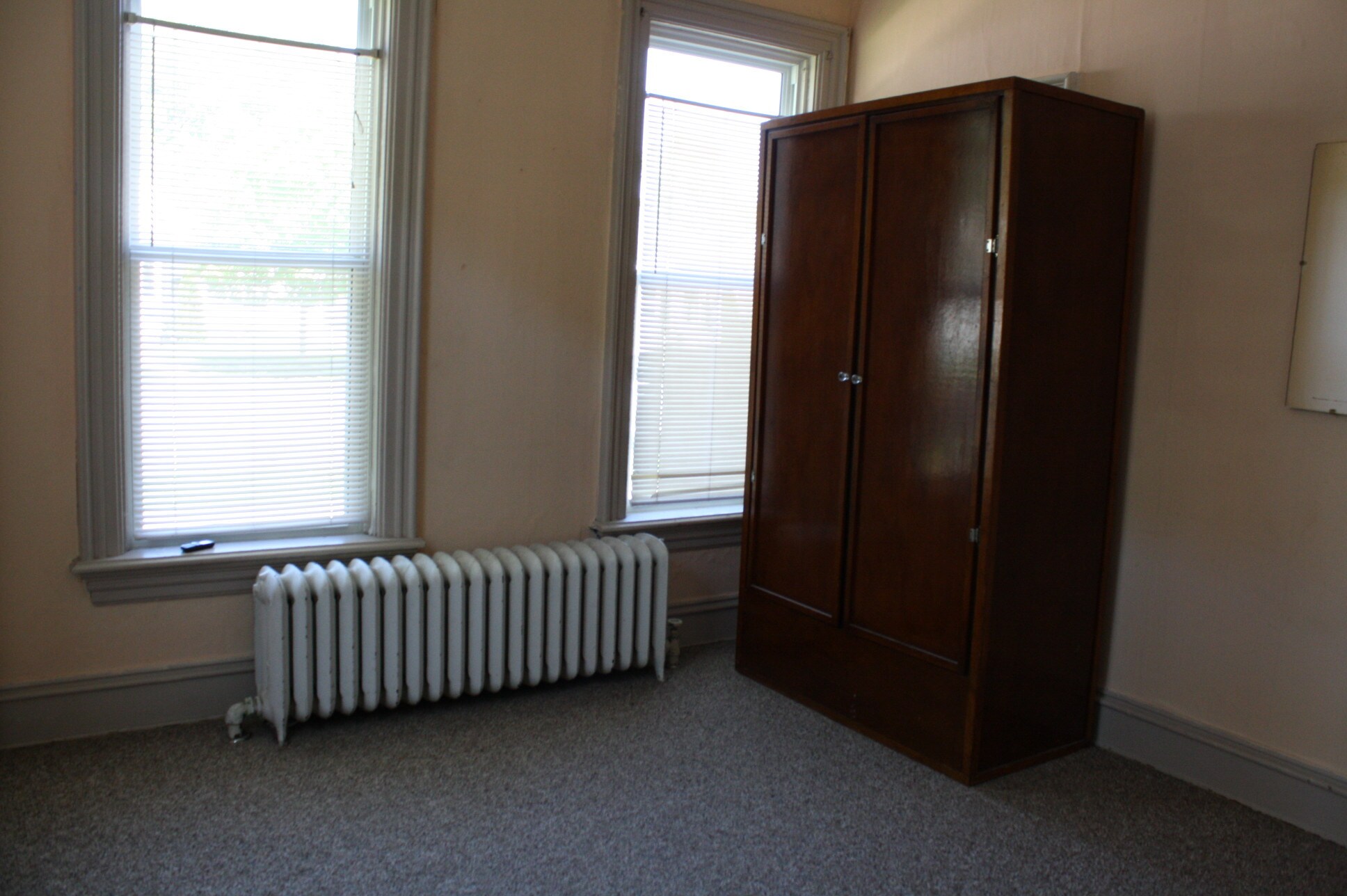 Building Photo - 117 E Howard St