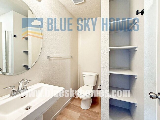 Building Photo - 2312 E Spice Lp