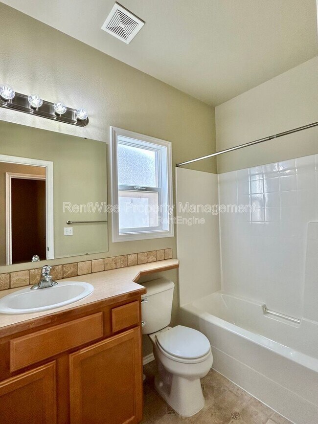 Building Photo - 10829 Cloudless St