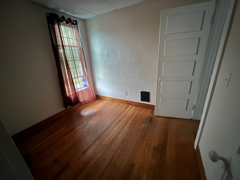 Building Photo - 508 Boyden St