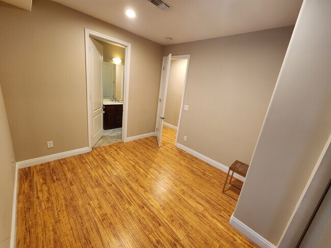 Building Photo - 11131 Sunshine Ter