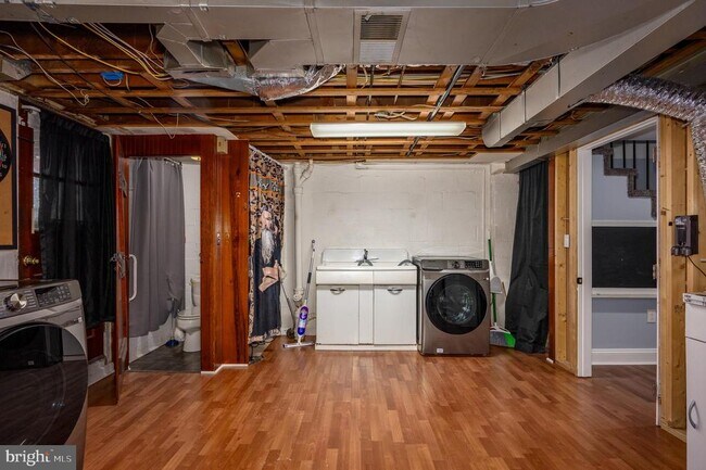 Building Photo - 427 Westham Way