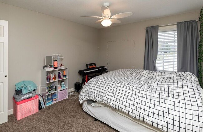 Building Photo - 4519 Meadow Valley Dr