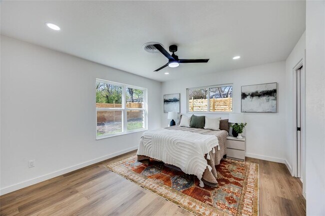 Building Photo - 11704 Indianhead Dr