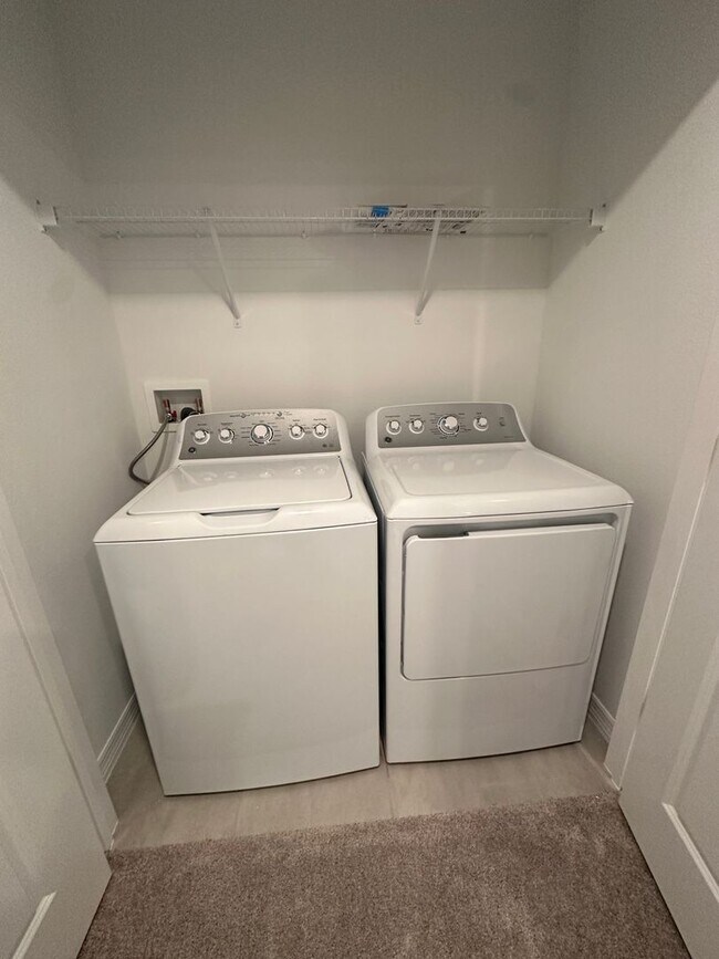 Building Photo - Brand New Townhome in Riverfront Community