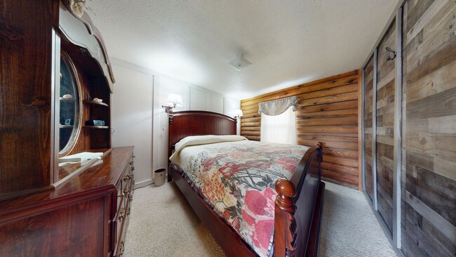 Building Photo - Crestview schools- FURNISHED county home