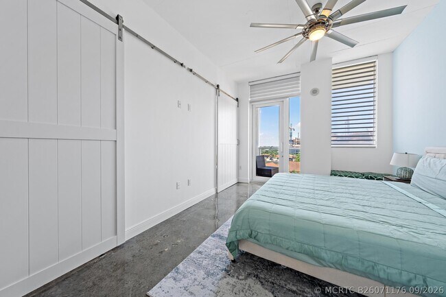 Building Photo - 1617 N Flagler Dr