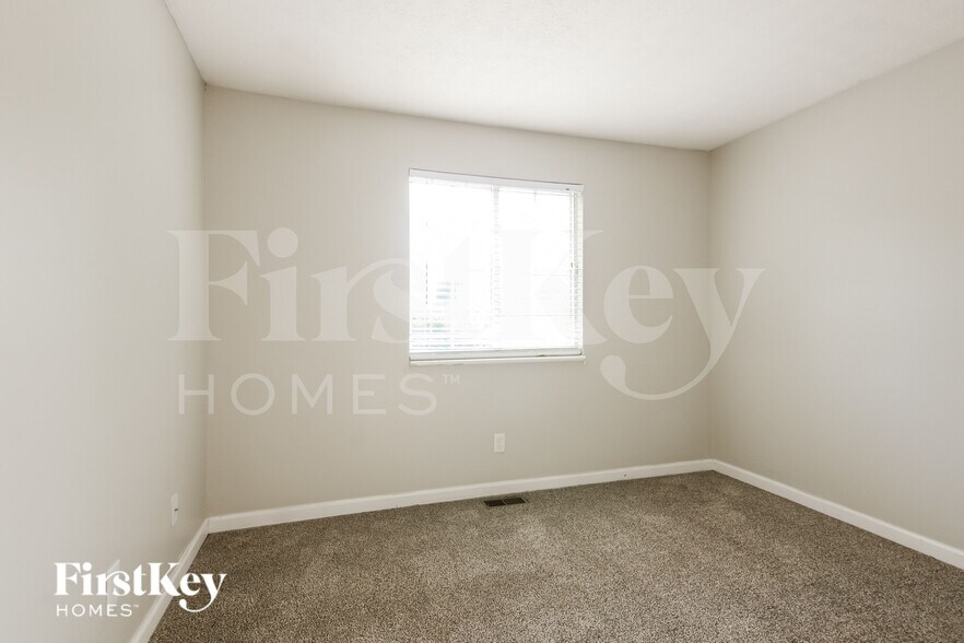 Building Photo - 274 Meadow Glen Dr
