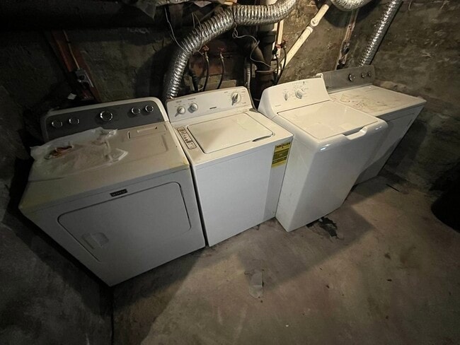 Building Photo - 14 Market St