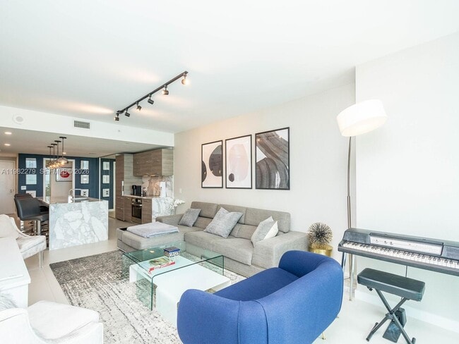 Building Photo - 650 NE 32nd St