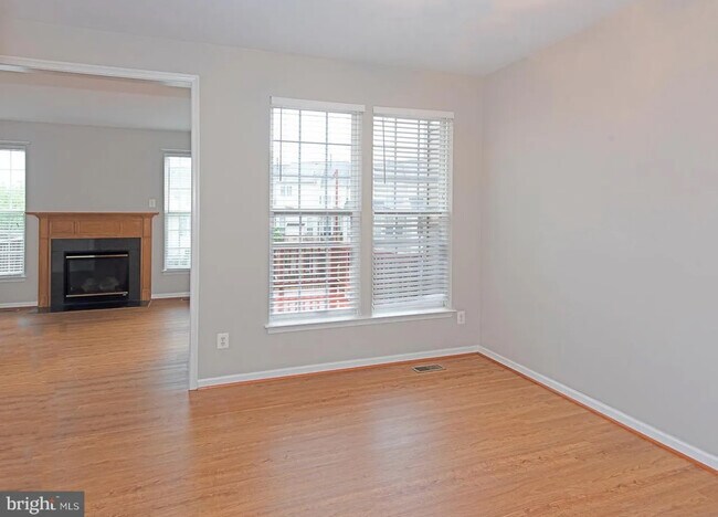 Building Photo - 25334 Sweetness Terrace