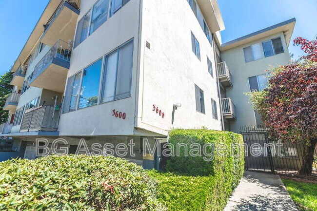 Building Photo - 3600 Dimond Ave