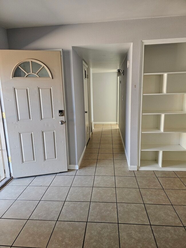 Building Photo - 739 W Padre Kino Dr