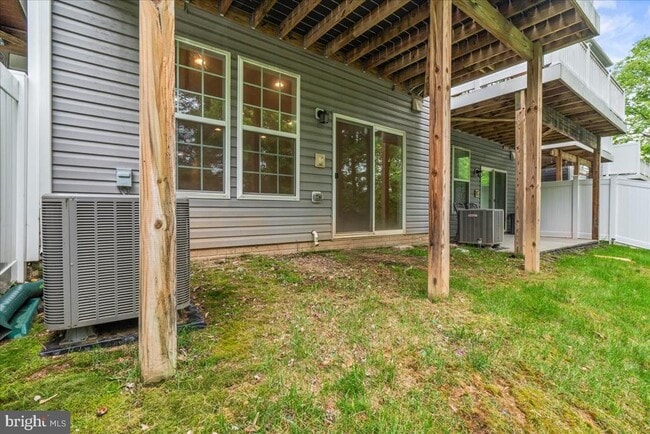 Building Photo - 309 Spring Bank Way