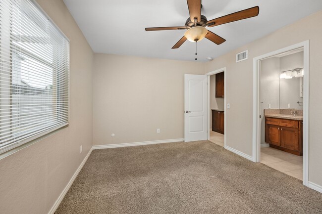 Building Photo - Single Family House One Level