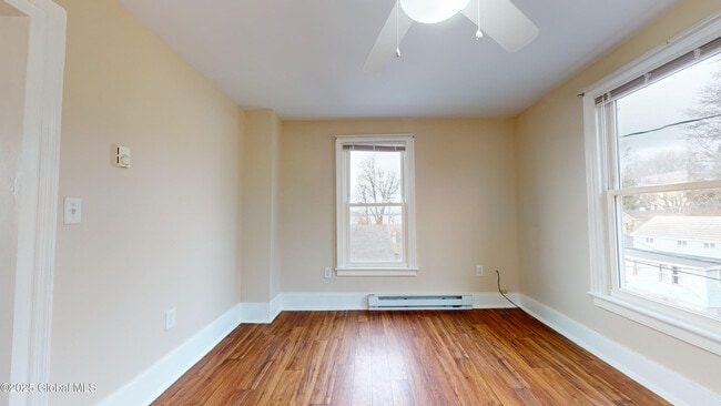 Building Photo - 31-33-33 S Washington St