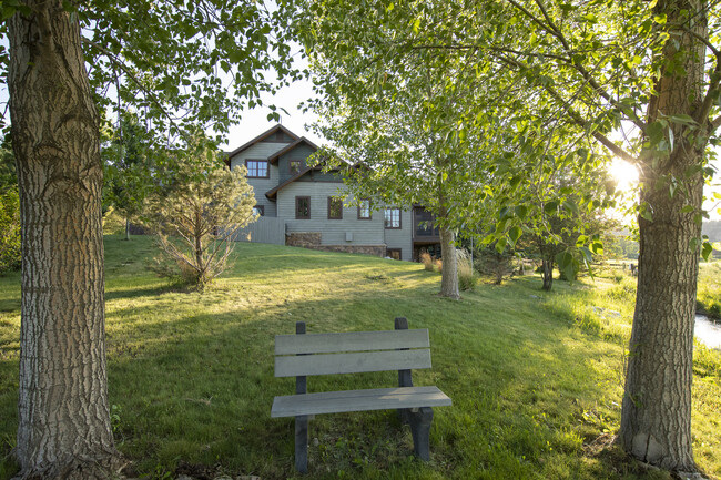 Building Photo - 1124 Heritage Dr