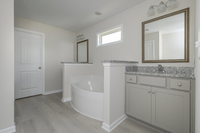 Building Photo - Elegant 4 Bedroom, 2 Bathroom Home with Modern Finishes & Open-Concept Living $2,150/mo rent