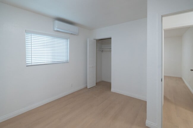 Building Photo - Charming 3 Bedrooms 2 Bathrooms Home $3,30...