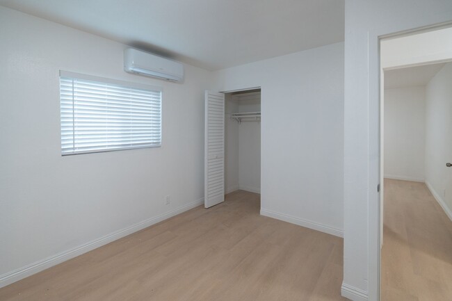 Building Photo - Charming 3 Bedrooms 2 Bathrooms Home $3,50...