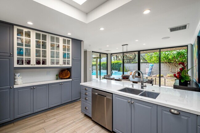 Building Photo - 77 Colgate Dr