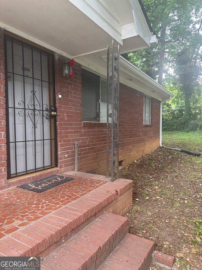 Building Photo - 2312 Dauphine St