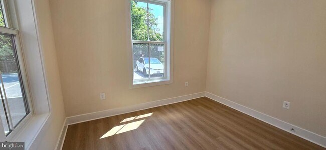 Building Photo - 412 Chapel Alley