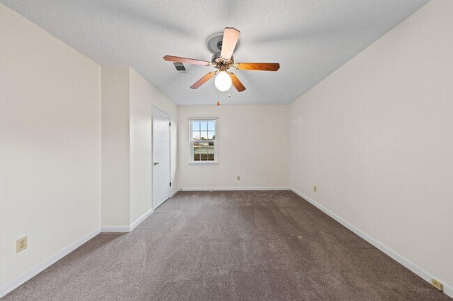 Building Photo - 122 Beach Dr