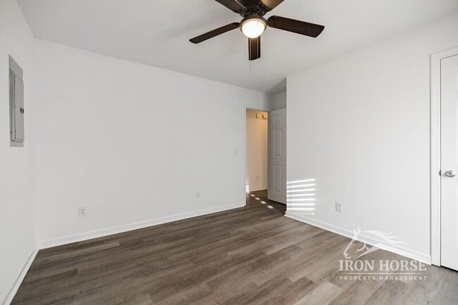 Building Photo - 1030 Hunter Trail