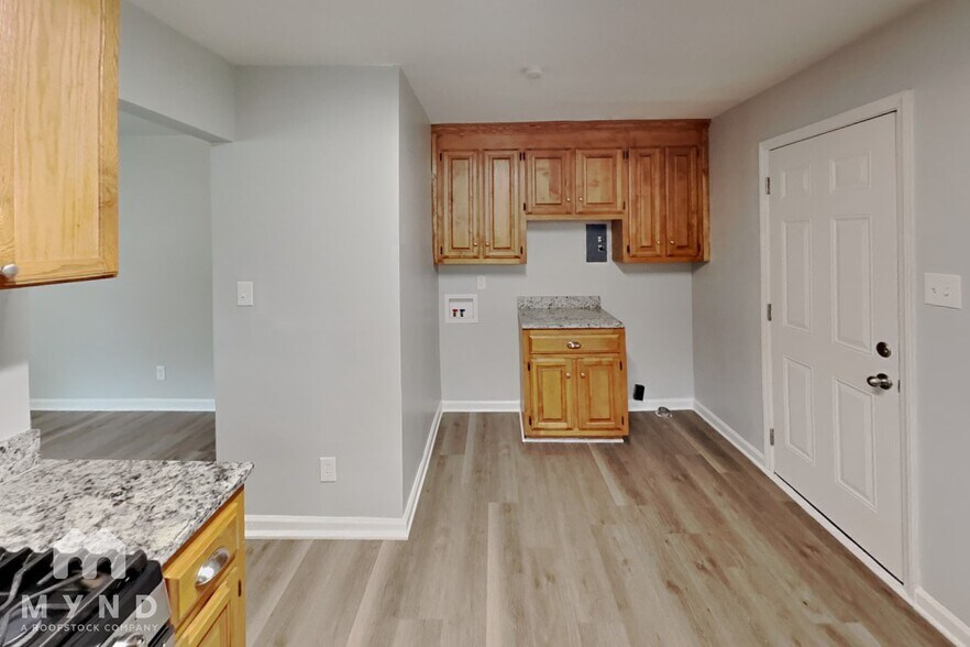Building Photo - 2405 Longleaf Dr