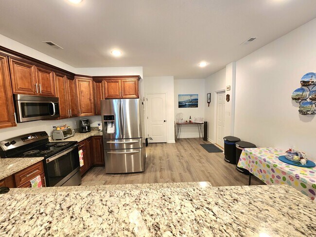 Building Photo - 4 Bedroom Single Family Home near Naval Station Norfolk
