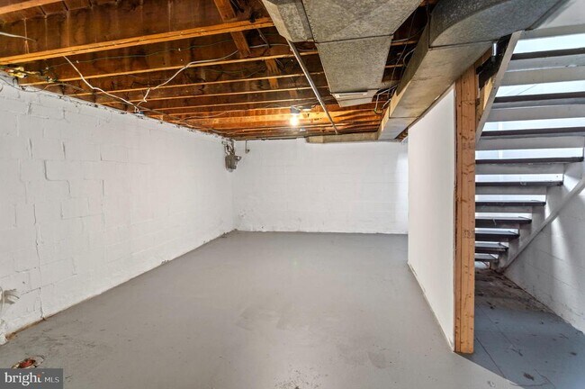Building Photo - 7827 Eastdale Rd