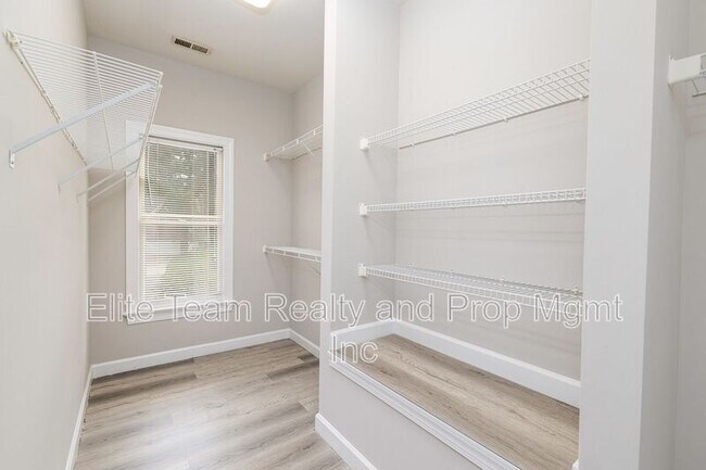 Building Photo - 5283 Downing Creek Dr