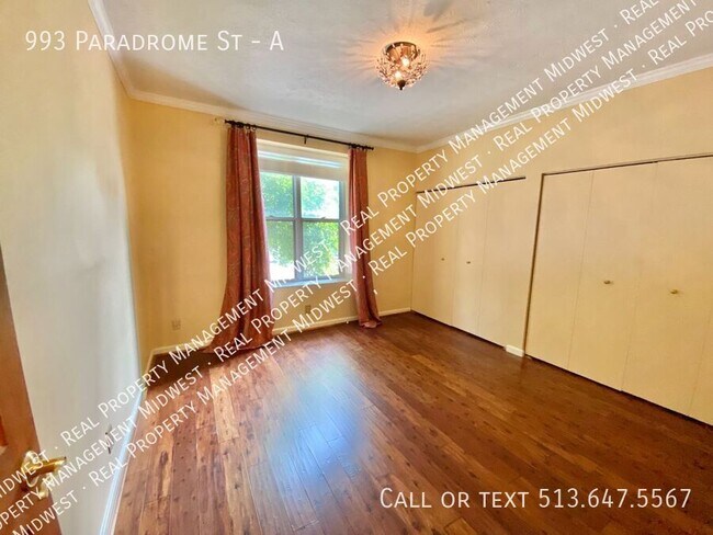 Building Photo - 993 Paradrome St