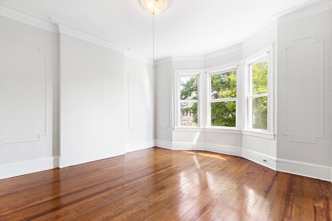 Building Photo - 11 Hudson Pl