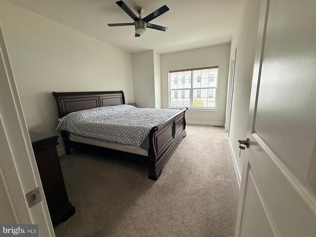 Building Photo - 161 Livingston Ln