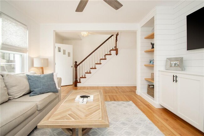 Building Photo - 33 Slocum St