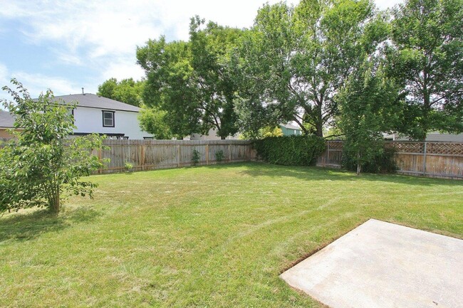 Building Photo - 9607 W Lillywood Dr