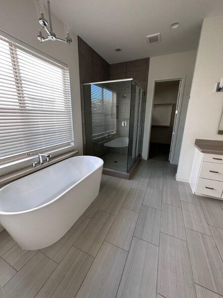 Building Photo - 3427 E Harwell Rd